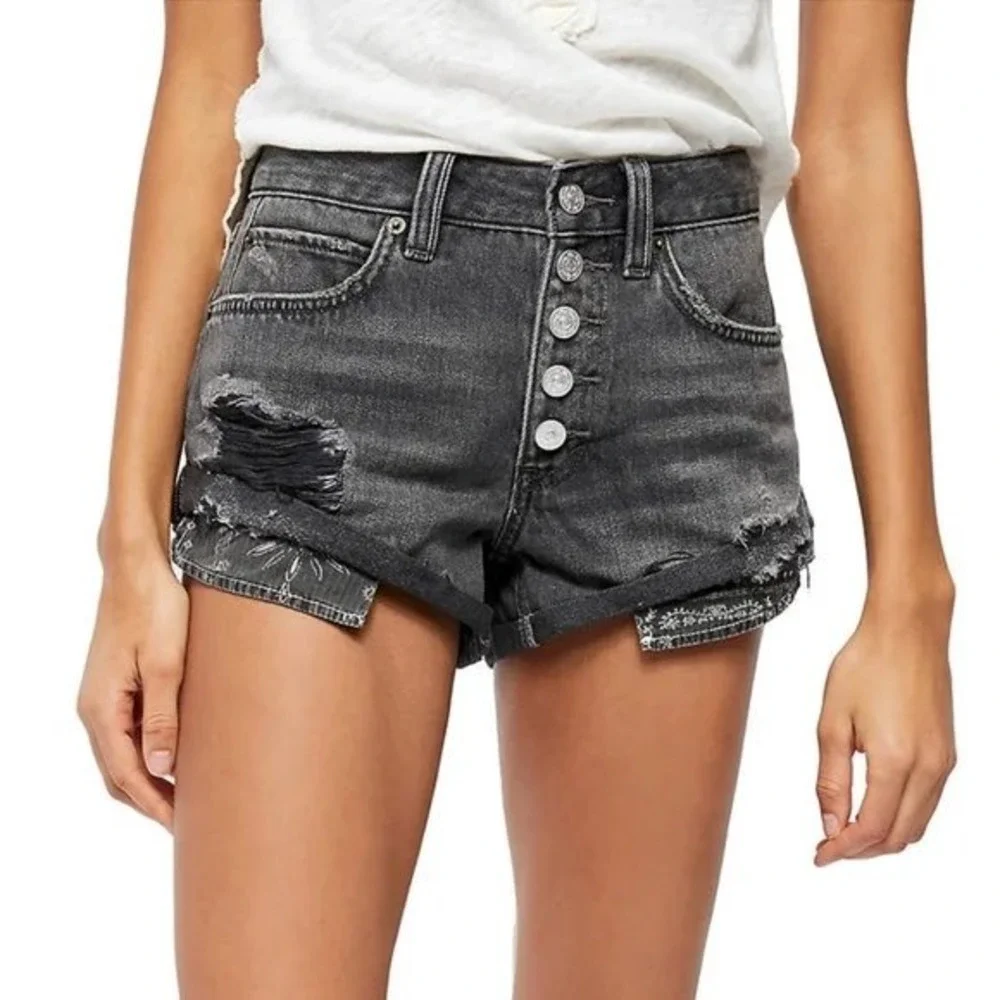 Free People We The Free Romeo Rolled Cutoff Denim Shorts in Black Mambo Size 31